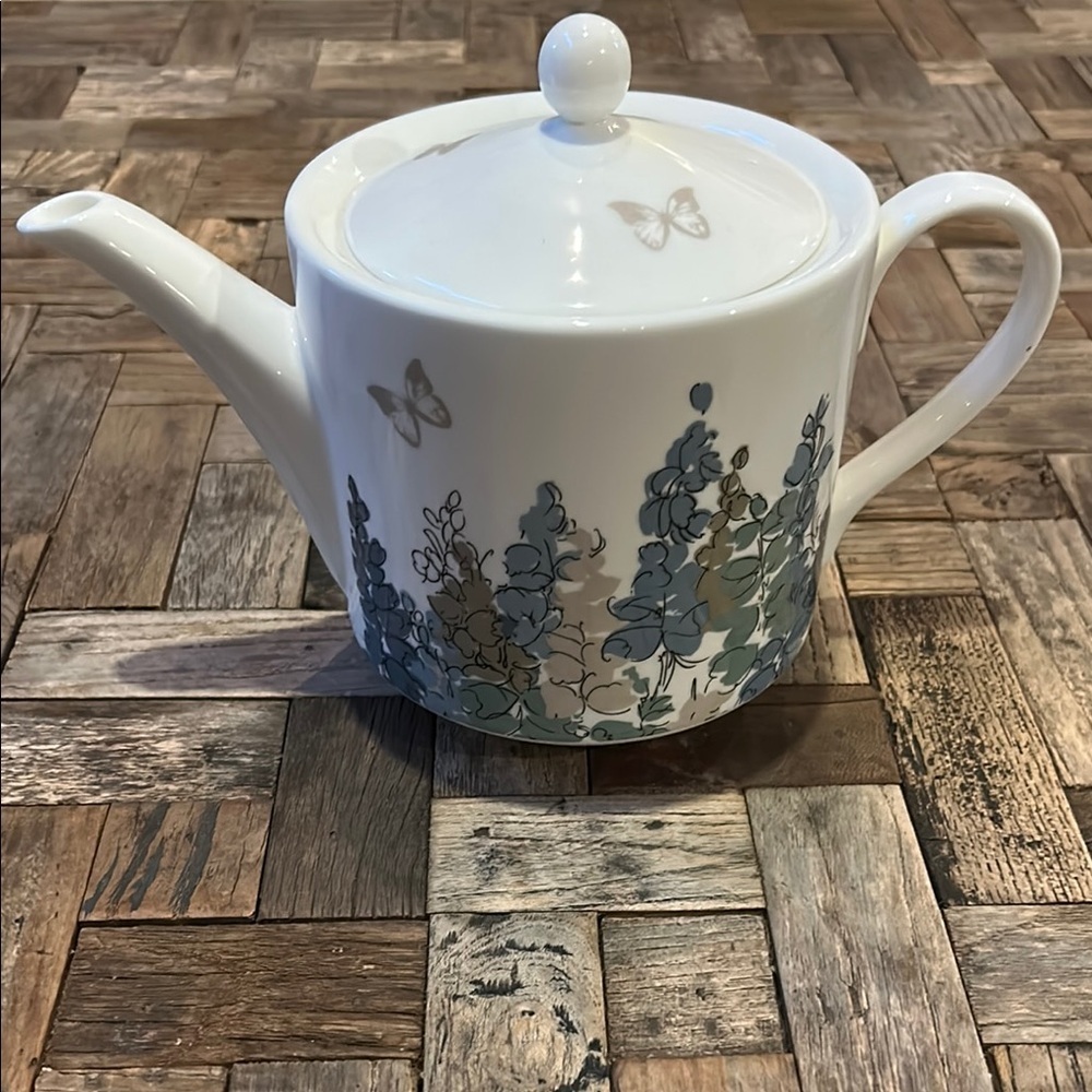 Nina Campbell by Roy Kirkham Fairfield Fine Bone China Teapot